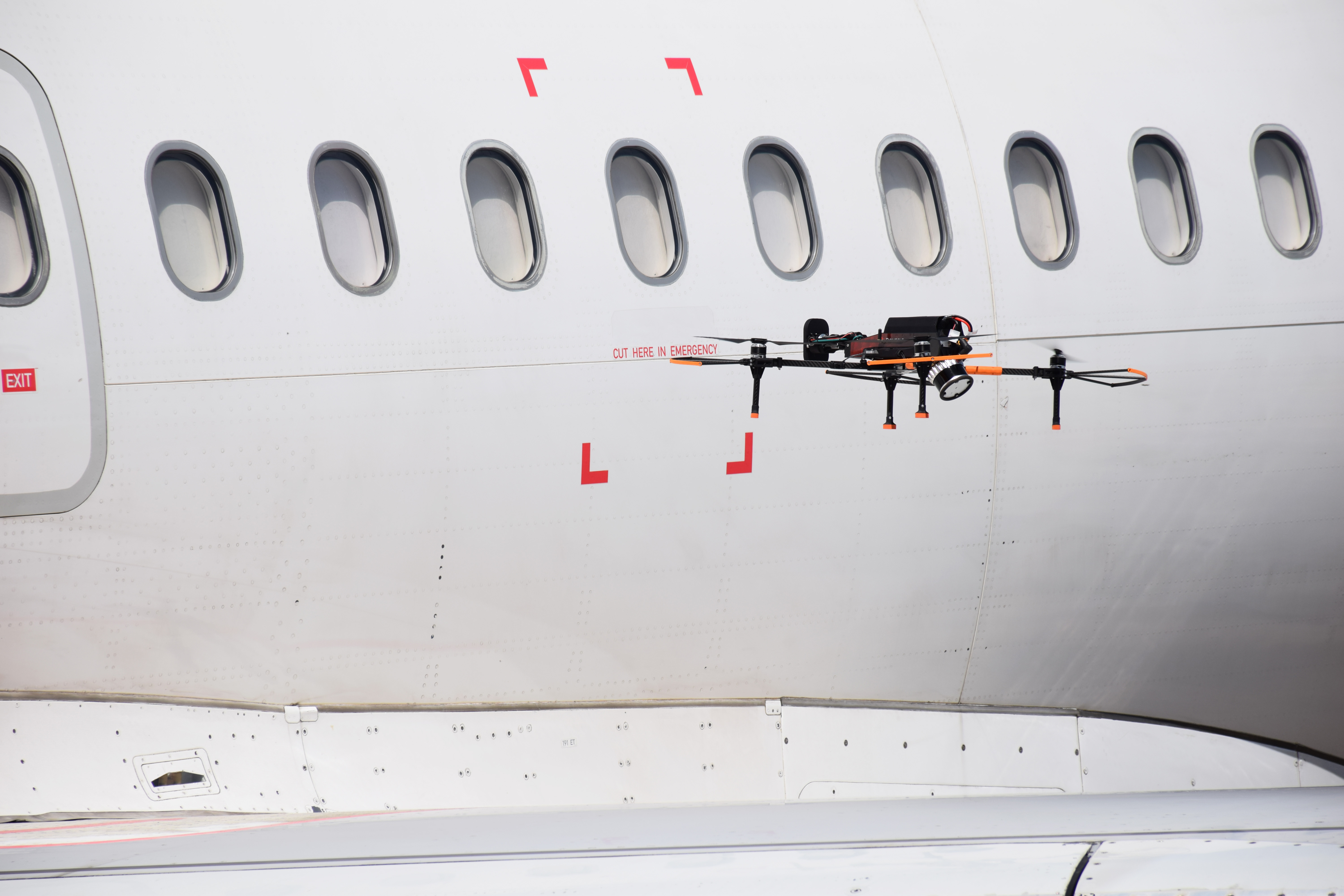 Tarmac aerosave and donecle sign a drone aircraft inspection agreement