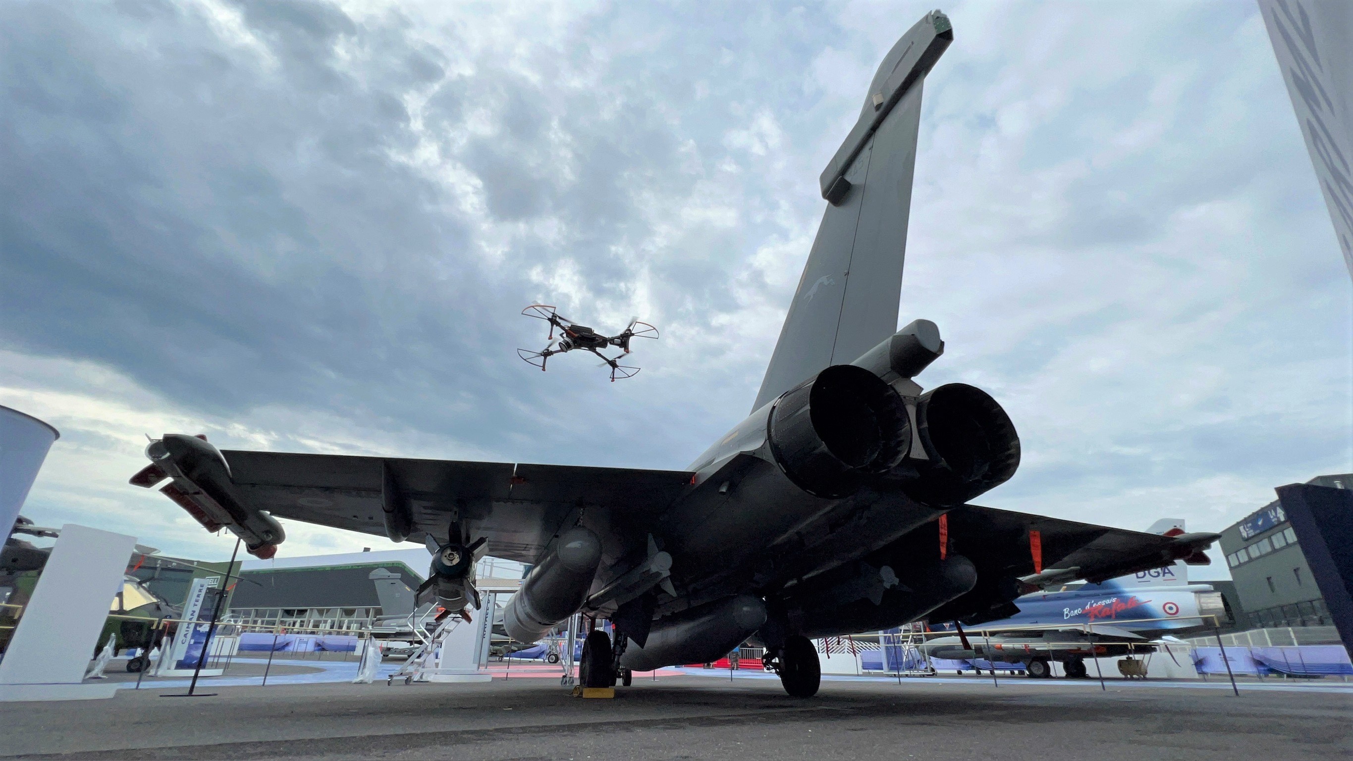 Dassault Aviation et la DMAé intègrent les drones Donecle dans le programme de maintenance du Rafale.